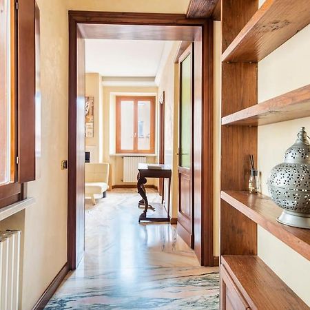 Apartment Under The Basilica Of Sant'Andrea マントヴァ エクステリア 写真