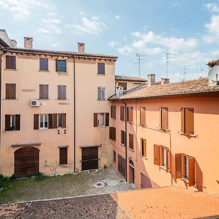 Apartment Under The Basilica Of Sant'Andrea マントヴァ エクステリア 写真
