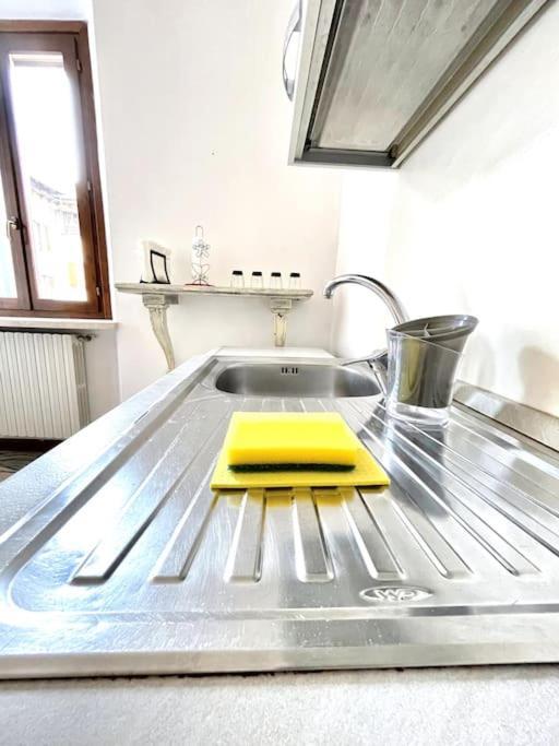 Apartment Under The Basilica Of Sant'Andrea マントヴァ エクステリア 写真