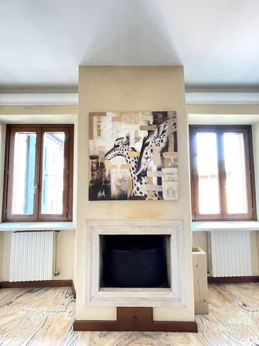 Apartment Under The Basilica Of Sant'Andrea マントヴァ エクステリア 写真