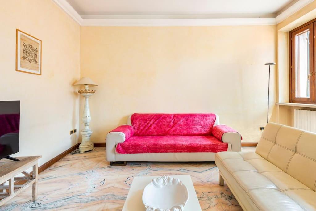 Apartment Under The Basilica Of Sant'Andrea マントヴァ エクステリア 写真
