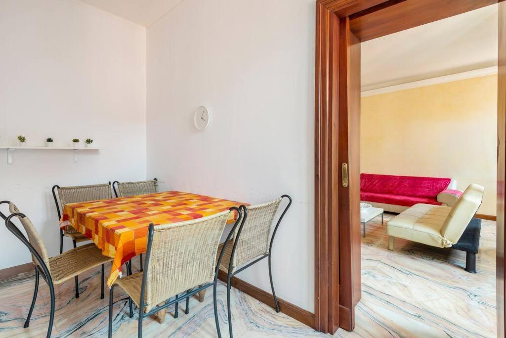 Apartment Under The Basilica Of Sant'Andrea マントヴァ エクステリア 写真