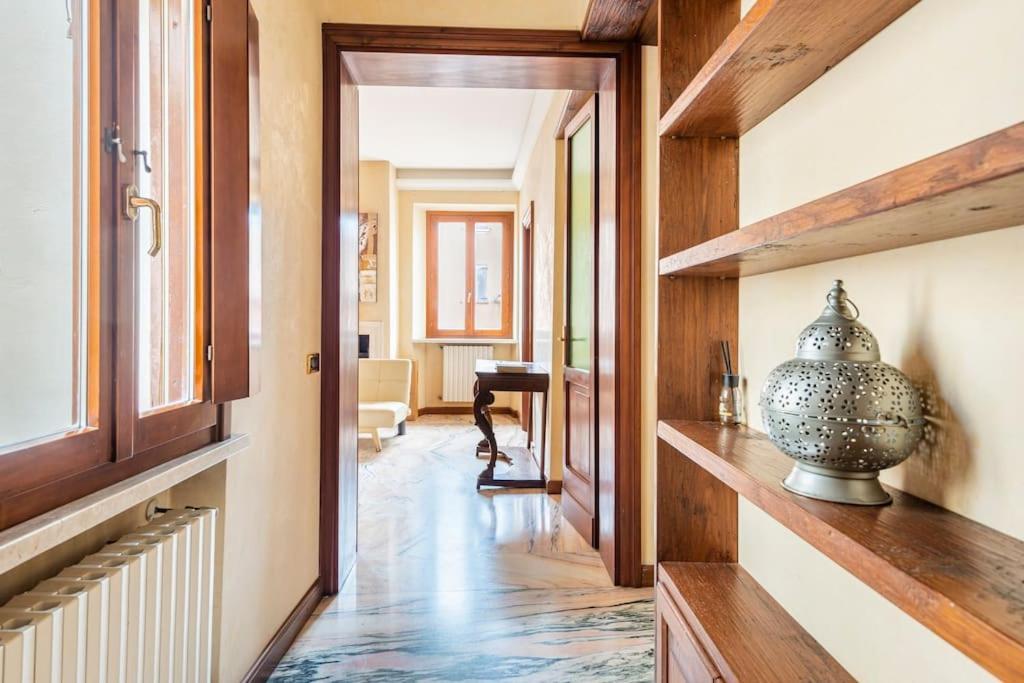 Apartment Under The Basilica Of Sant'Andrea マントヴァ エクステリア 写真