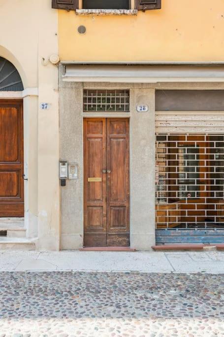 Apartment Under The Basilica Of Sant'Andrea マントヴァ エクステリア 写真